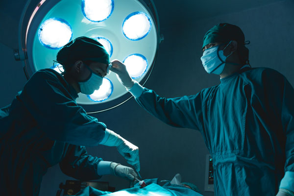 形成外科医になる方法と適性とは？